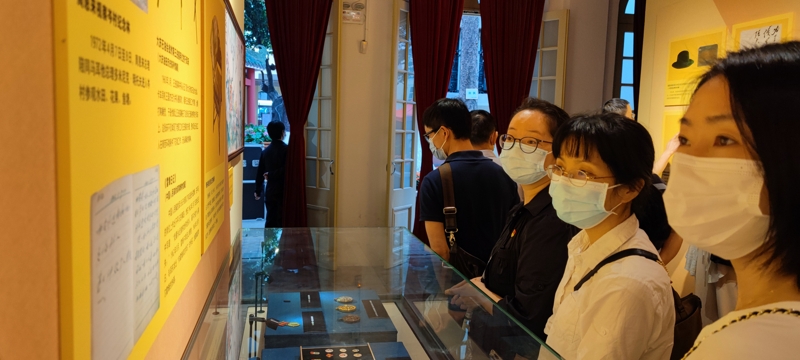 参观博物馆1_爱奇艺.jpg